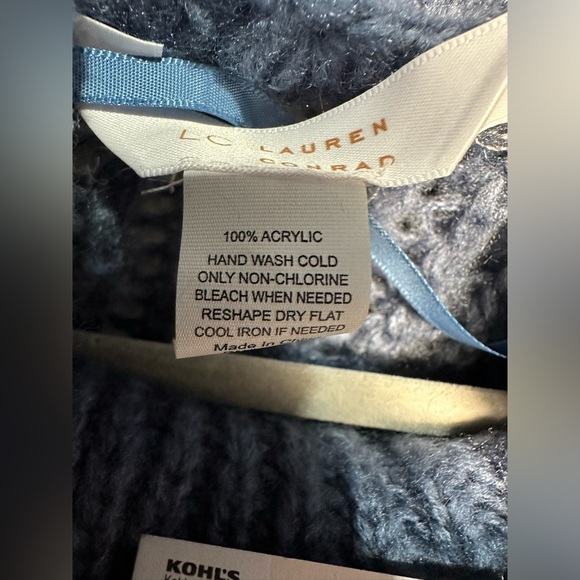 NWT LC Lauren Conrad Slouchy Turtleneck Knit Poncho OS - Picture 4 of 7